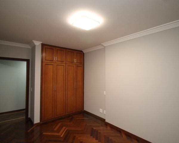 Apartamento pronto para morar no Edifício Chateau (34)