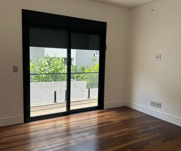 WhatsApp Image 2025-12-08 at 20.11.23 (4)