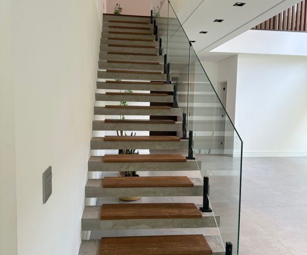 WhatsApp Image 2025-12-08 at 20.11.26 (4)