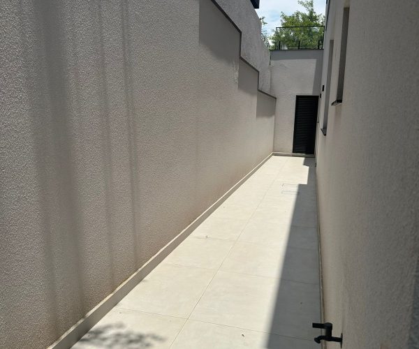 WhatsApp Image 2025-12-08 at 20.11.28