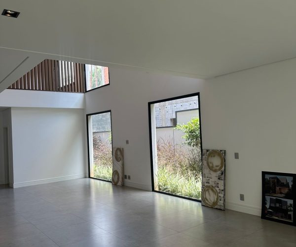 WhatsApp Image 2025-12-08 at 20.11.29 (1)